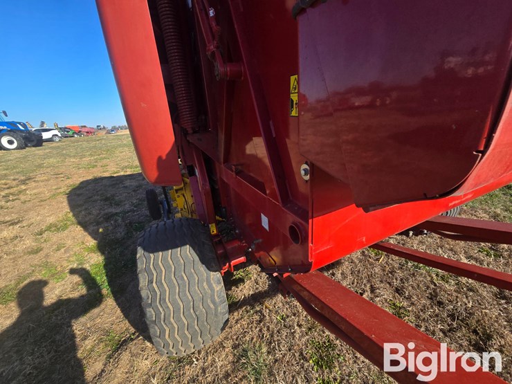 2014-new-holland-1000-image-17