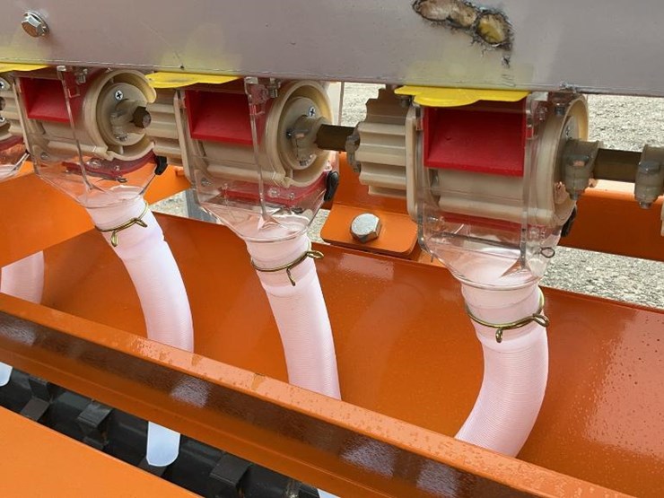 caterpillar-12-image-9