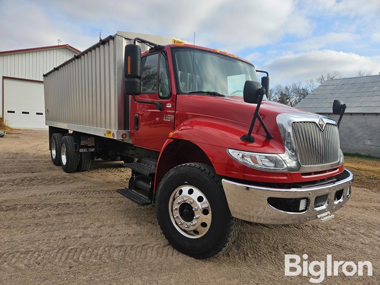 2005-international-durastar-4400-image-3