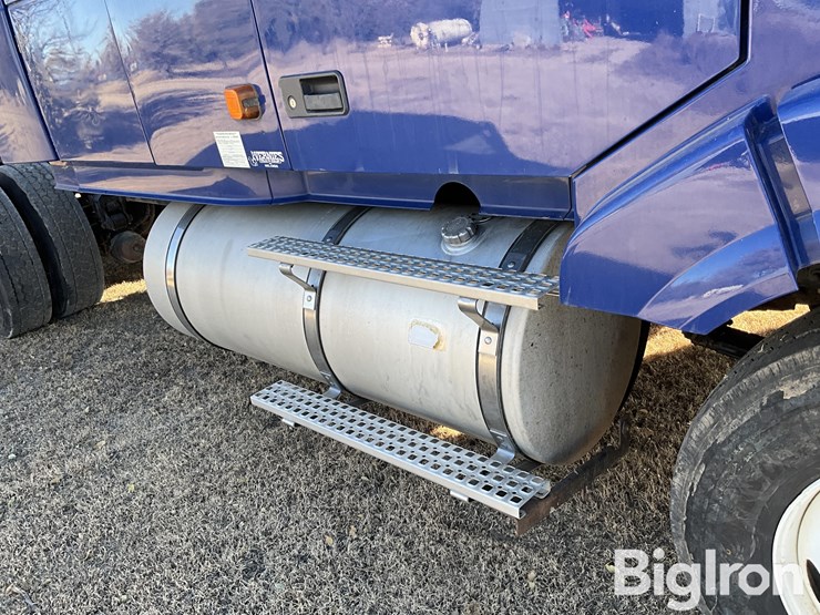 2006-volvo-vnl-sleeper-t/a-truck-tractor-image-16