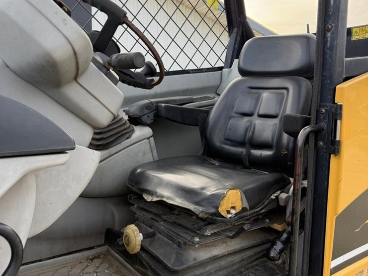 caterpillar-th350b-image-17