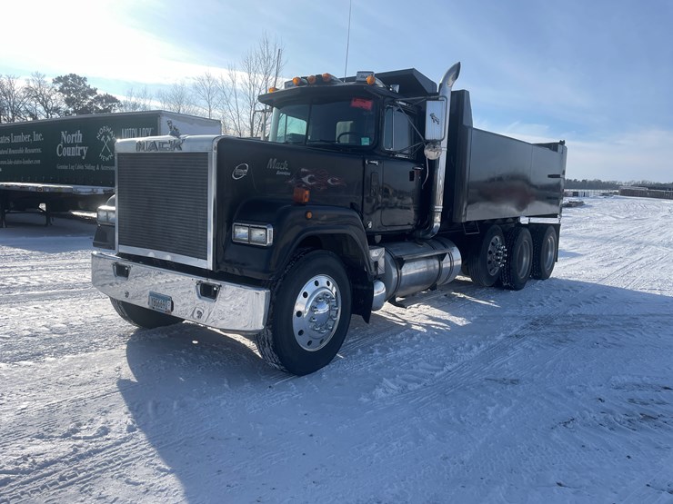 #1156-•-1987-mack-dump-truck-(has-mn-title)-image-1