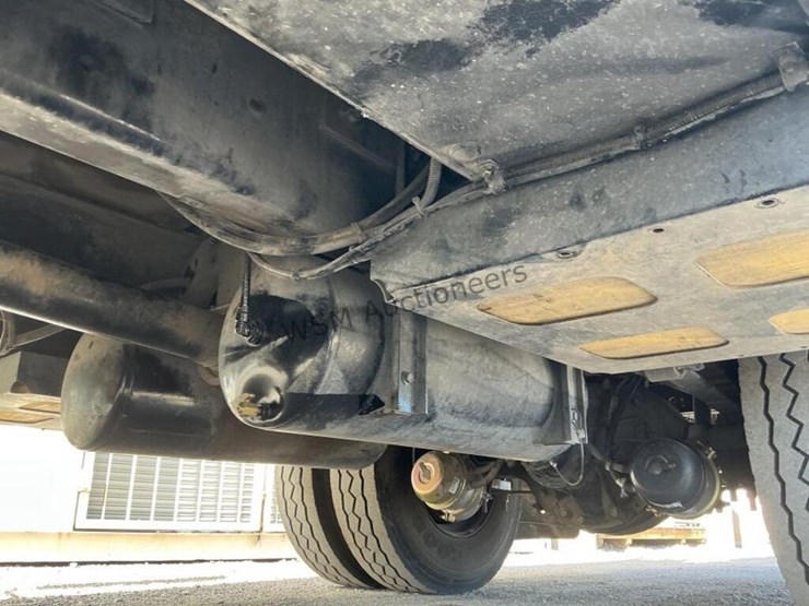 2015-international-7400-image-36