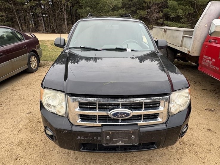 ford-escape-xlt-image-2