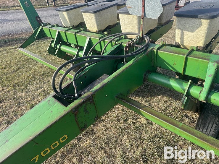 john-deere-7000-image-11