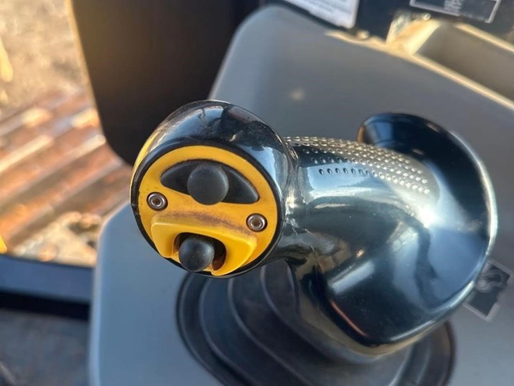 2019-komatsu-d51pxi-24-image-30