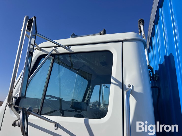 international-4900-image-16