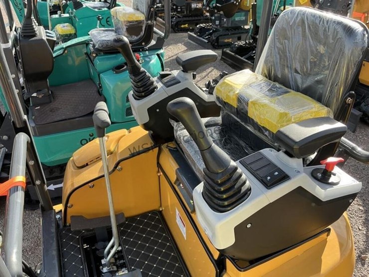 2025-cfg-qk18r-mini-excavator-image-10