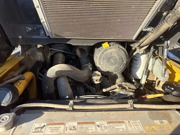 new-holland-l328-image-15