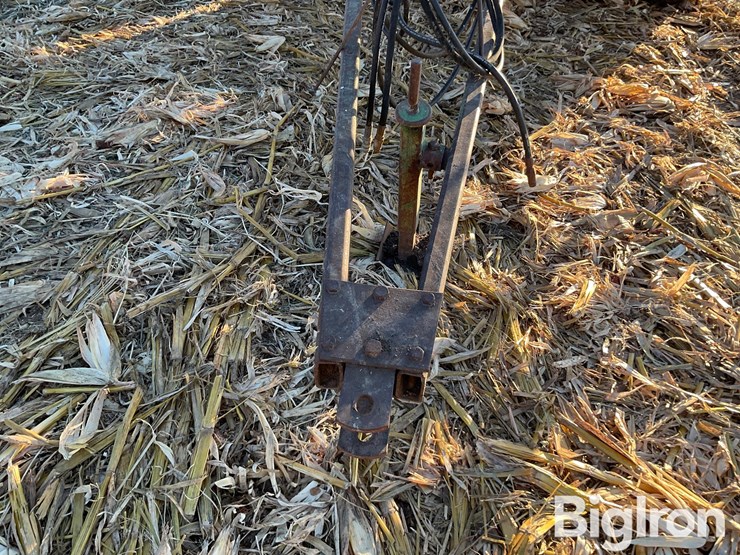 john-deere-230-image-9