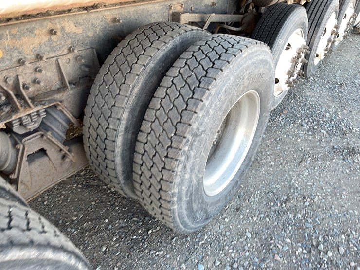 #1110-•-2002-international-5500i-6x4-dump-truck-(has-mn-title)-image-16