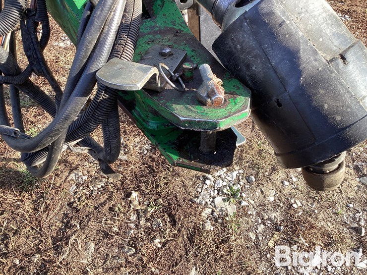 john-deere-566-image-11