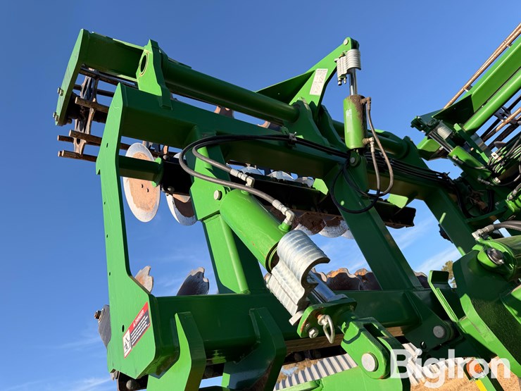 2022-john-deere-2680h-image-15