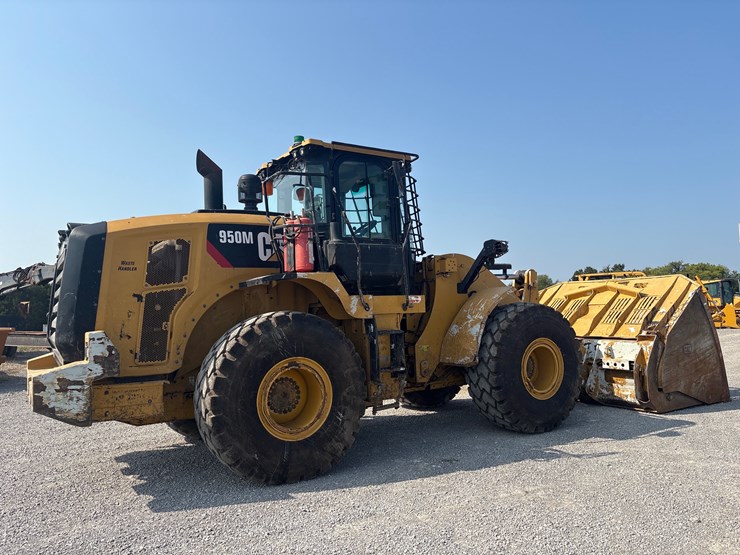 2016-caterpillar-950m-image-4