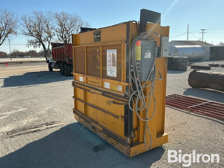 gpi-m72ad-cardboard-baler-image-1