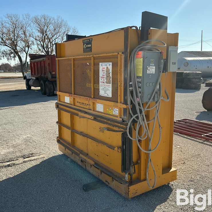 Gpi M72AD Cardboard Baler