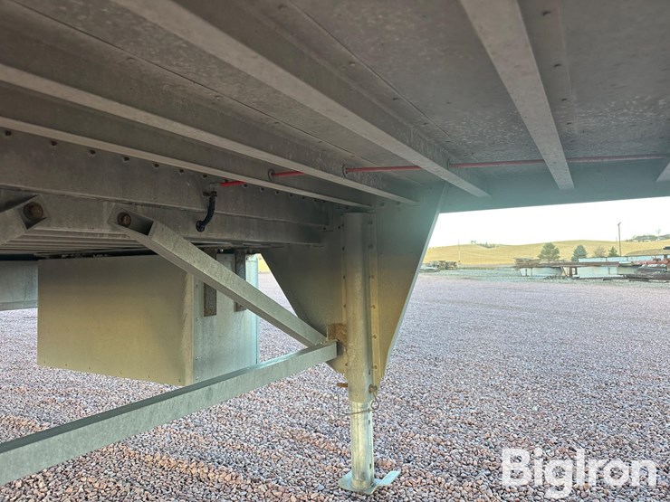 2019-eby-livestock-trailer-image-12