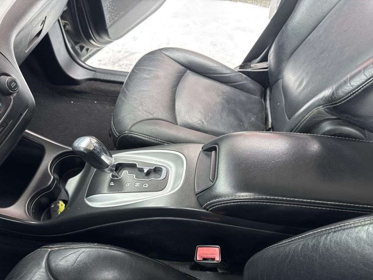 2011-dodge-journey-image-13