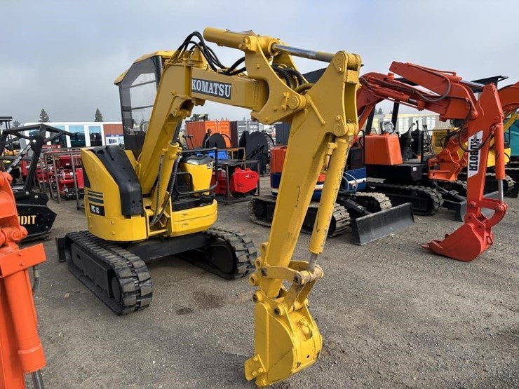 komatsu-pc12uu-2-image-2