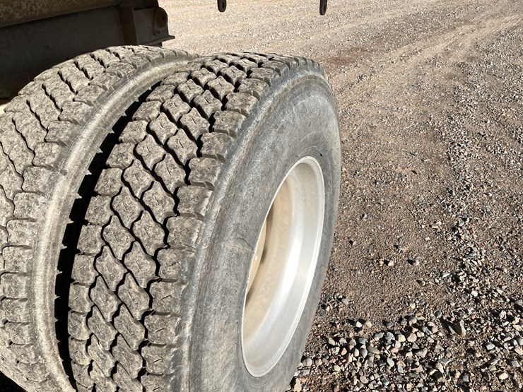 #1105-•-2005-international-5500i-6x4-dump-truck-(has-mn-title)-image-15