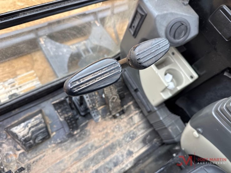 caterpillar-305.5e-image-23