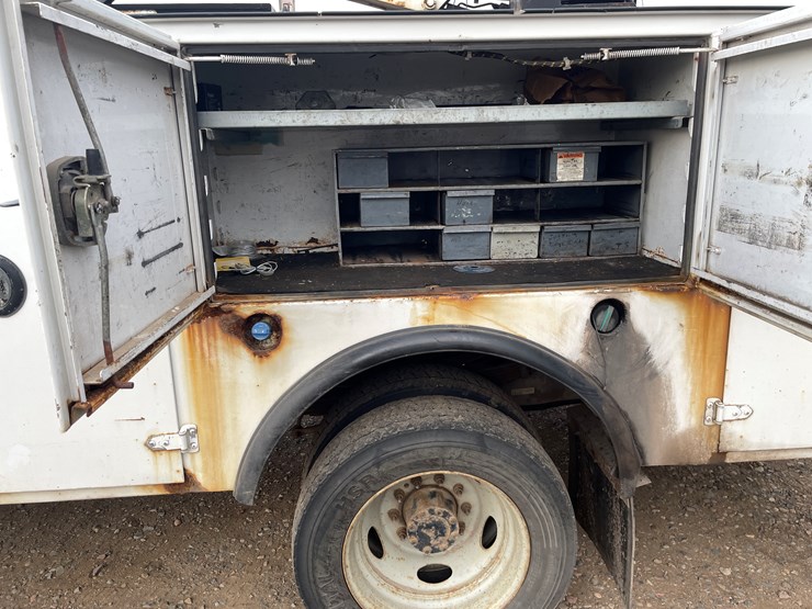 2014-ford-f550-image-24