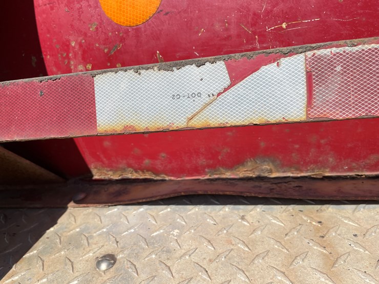 #1110-•-2002-international-5500i-6x4-dump-truck-(has-mn-title)-image-29