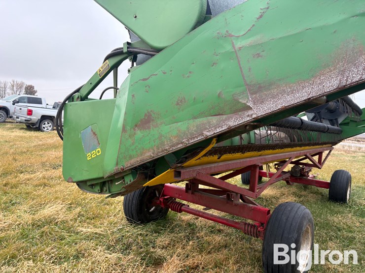 john-deere-220-image-18