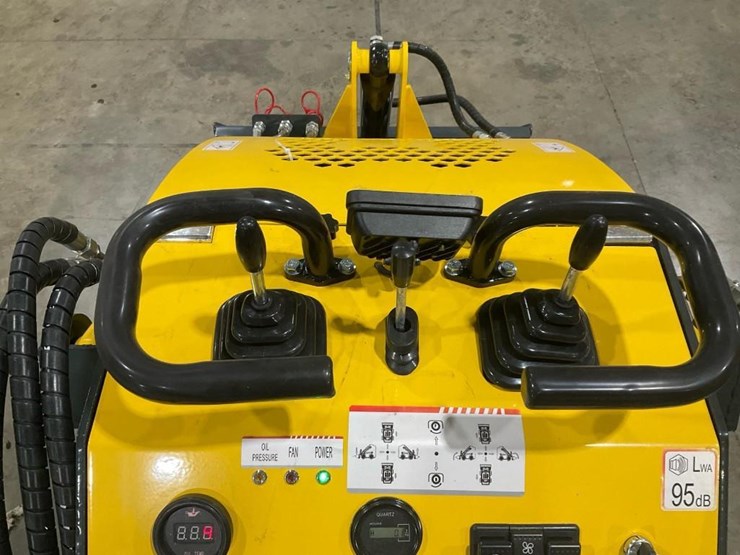 #1009-•-unused-sdll50-mini-skid-steer*-image-10