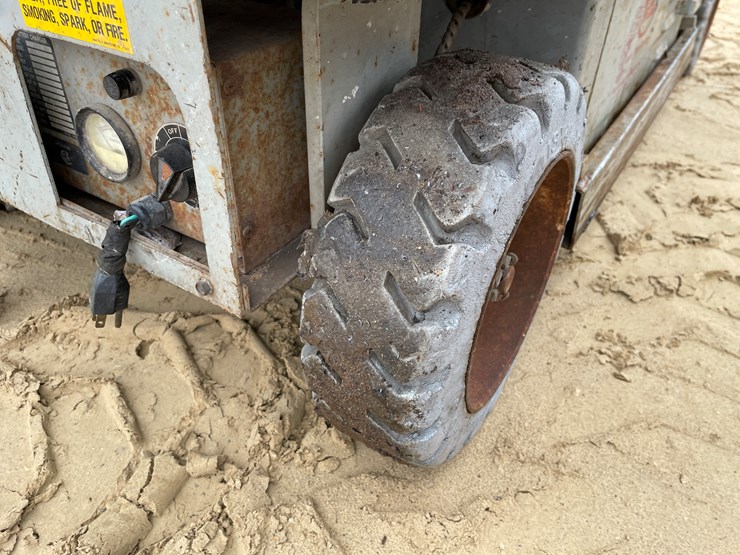 #300-•-1996-mec-scissor-lift-image-34