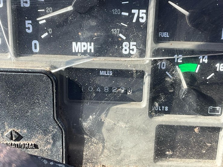 2001-international-4900-image-114