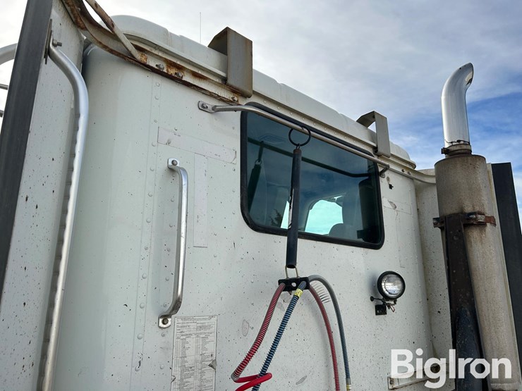 2003-international-9400-image-9