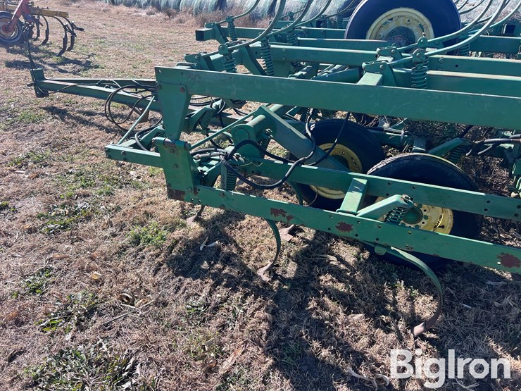 john-deere-1010-image-12