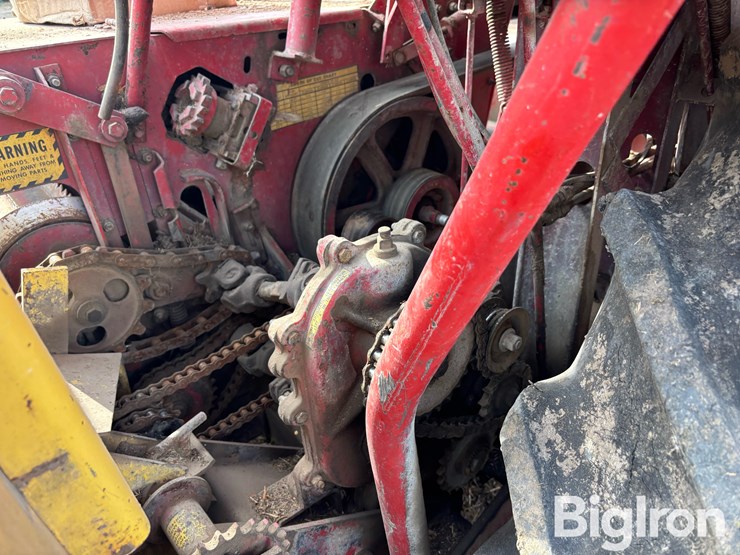 new-holland-1880-image-18