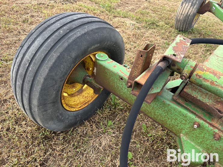 john-deere-1065-image-15