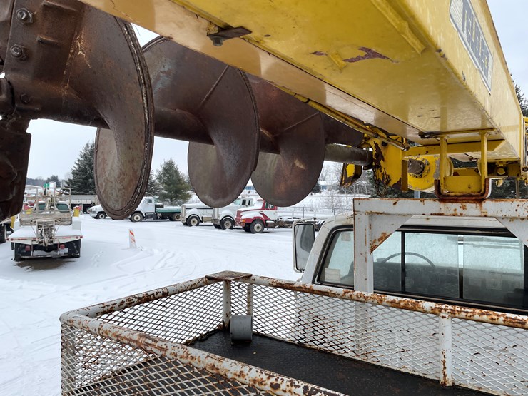 #1168-•-1988-gmc-topkick-sierra-digger-derrick-truck-(has-mn-title)-image-36