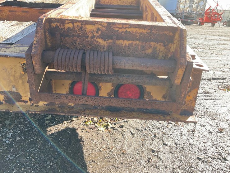 #2100-•-1967-beaver-flatbed-semi-trailer-image-32