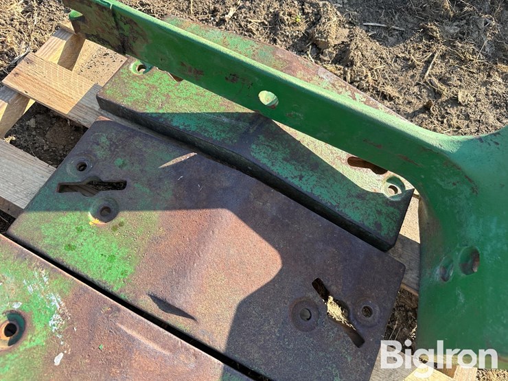 john-deere-10-image-13