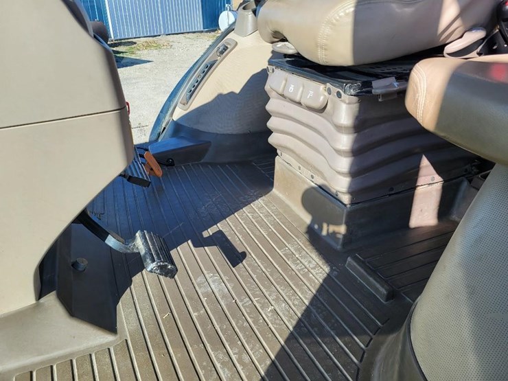 john-deere-8335r-image-58