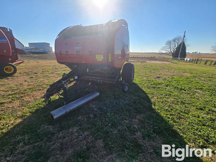 case-ih-rb565-premium-image-3