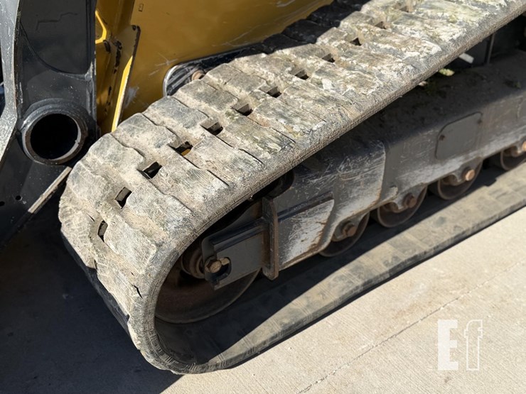 2021-deere-333g-image-18