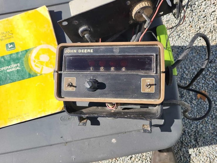 john-deere-7000-image-35