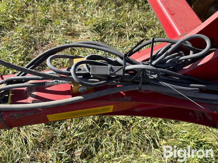 case-ih-330-image-11