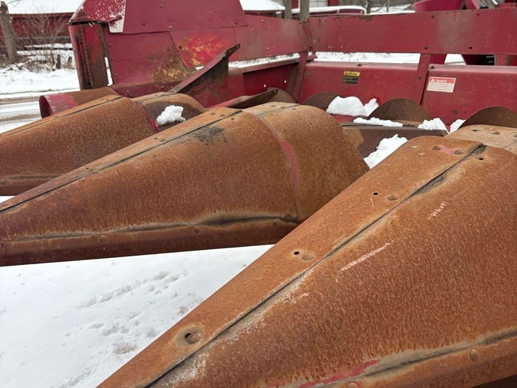 international-883-image-5