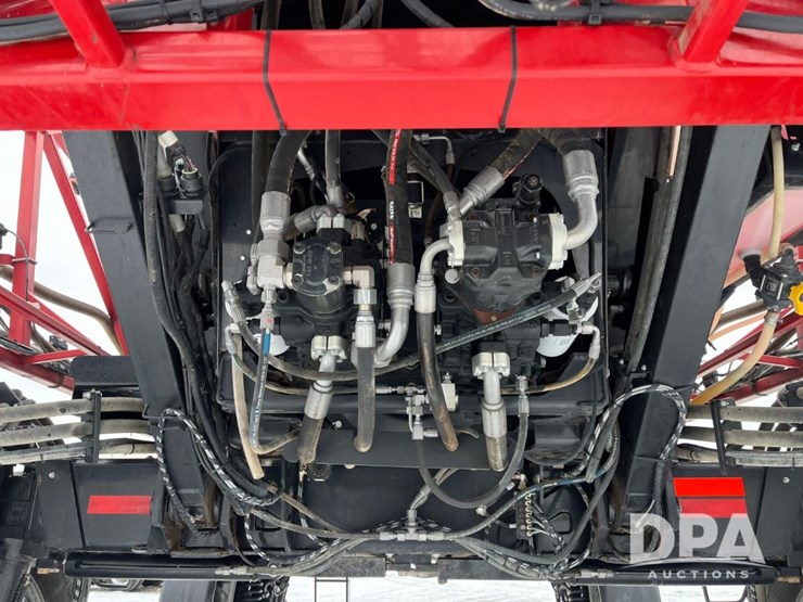 case-ih-patriot-3340-image-33