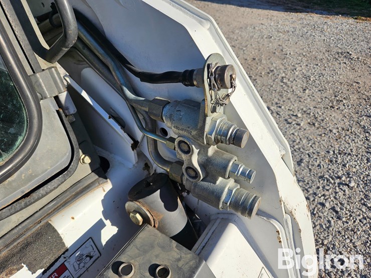 2011-bobcat-s175-image-12