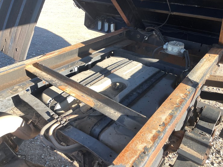 2010-ford-f550-image-43