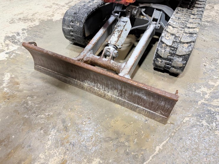 takeuchi-tb230-image-13