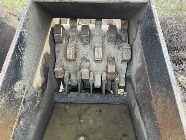 felco-34"-compactor-bucket-image-6