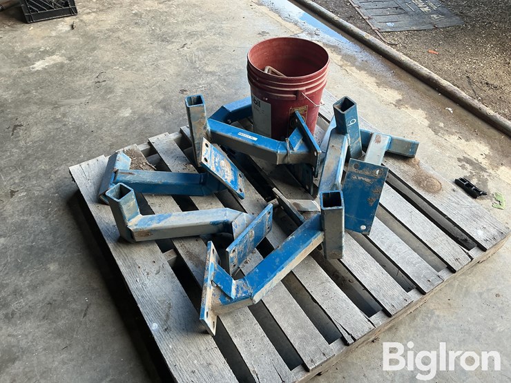 kinze-row-unit-mounts-image-1